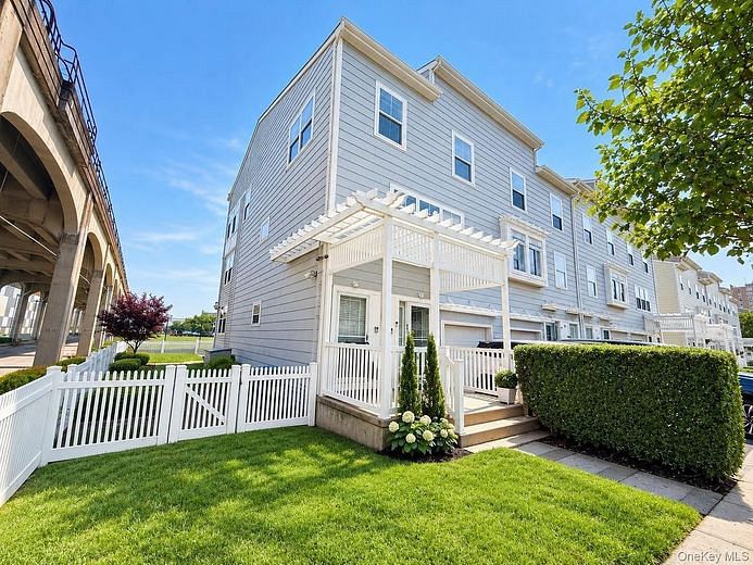 252 Beach Breeze Place