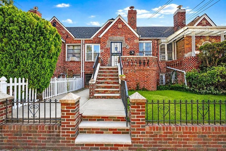 252 East 45th Street