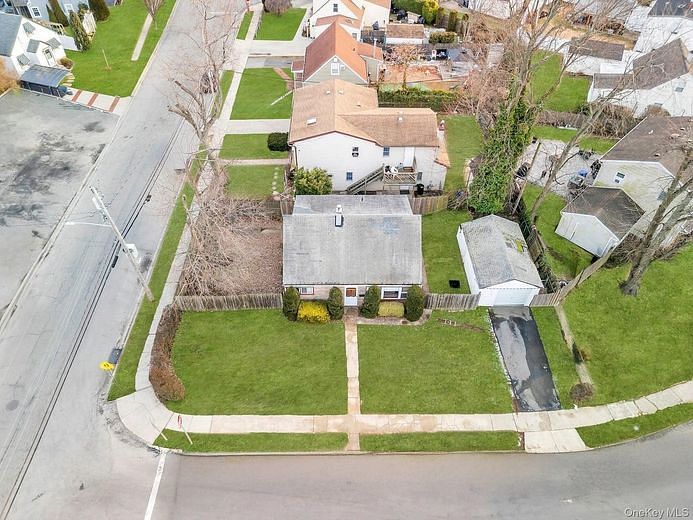 2528 Marshall Avenue