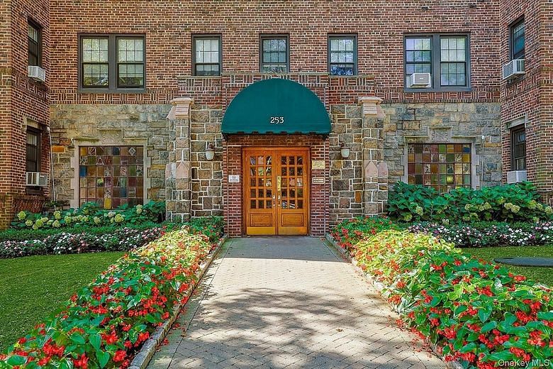253 Garth Road #3E