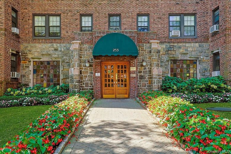 253 Garth Road #3E