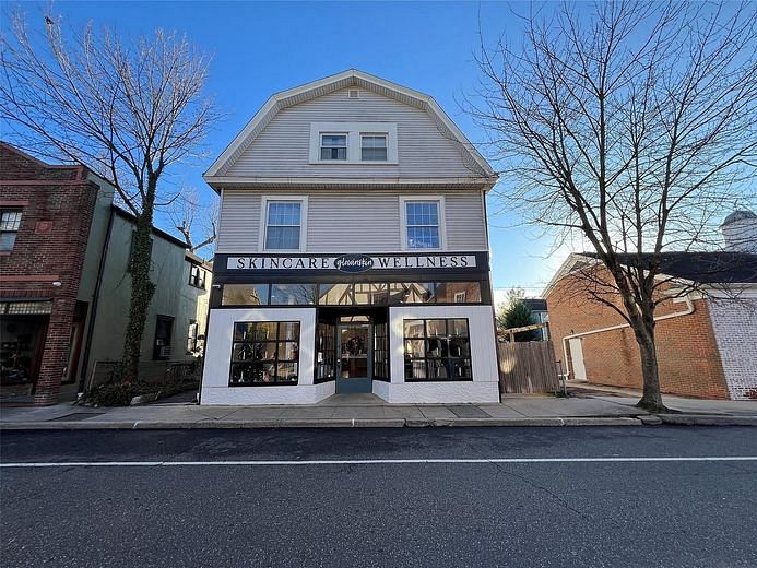 253 Sea Cliff Avenue