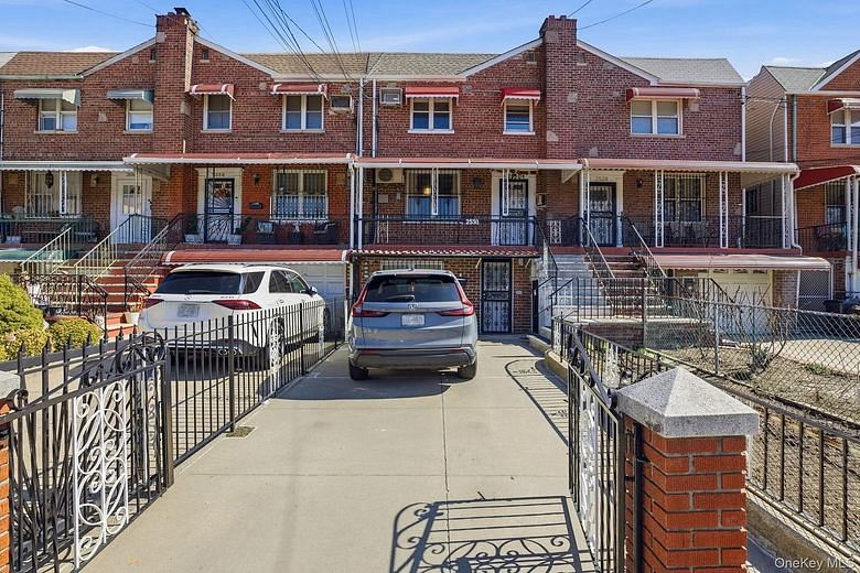 2530 Bronxwood Avenue