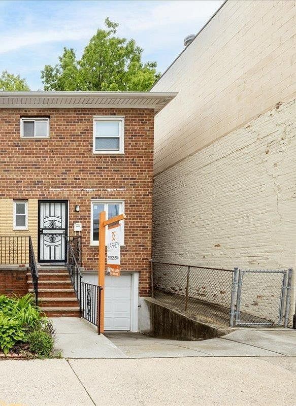 2533 Francis Lewis Boulevard