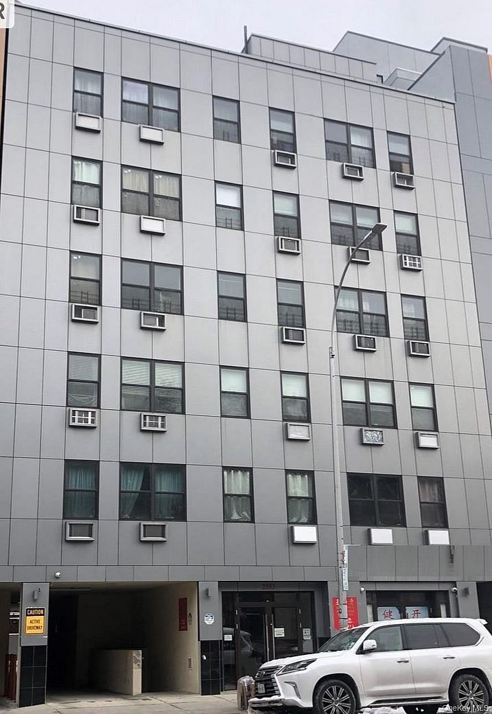 2533 Ocean Avenue #5A