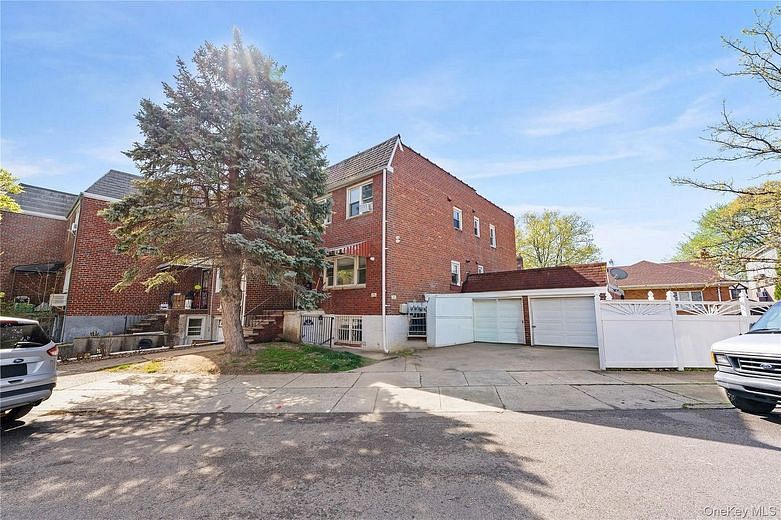 2535 Bayside Lane