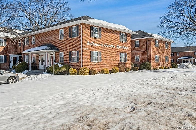 2537 Jerusalem Avenue #2J