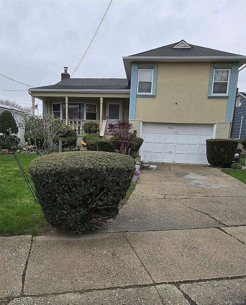 2544 Bayswater Avenue