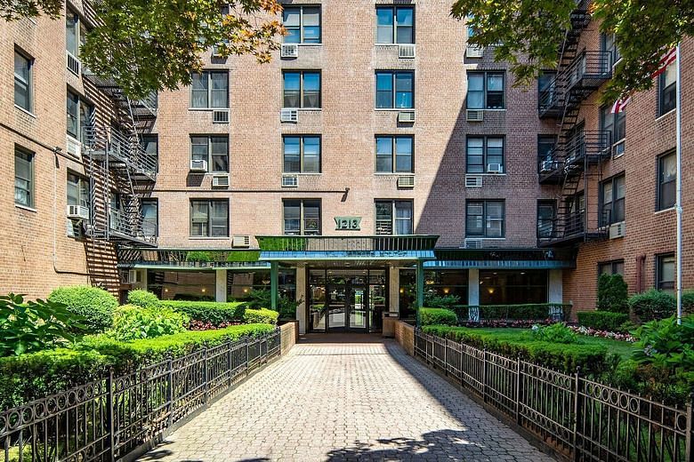 2546 East 13th Street #F7