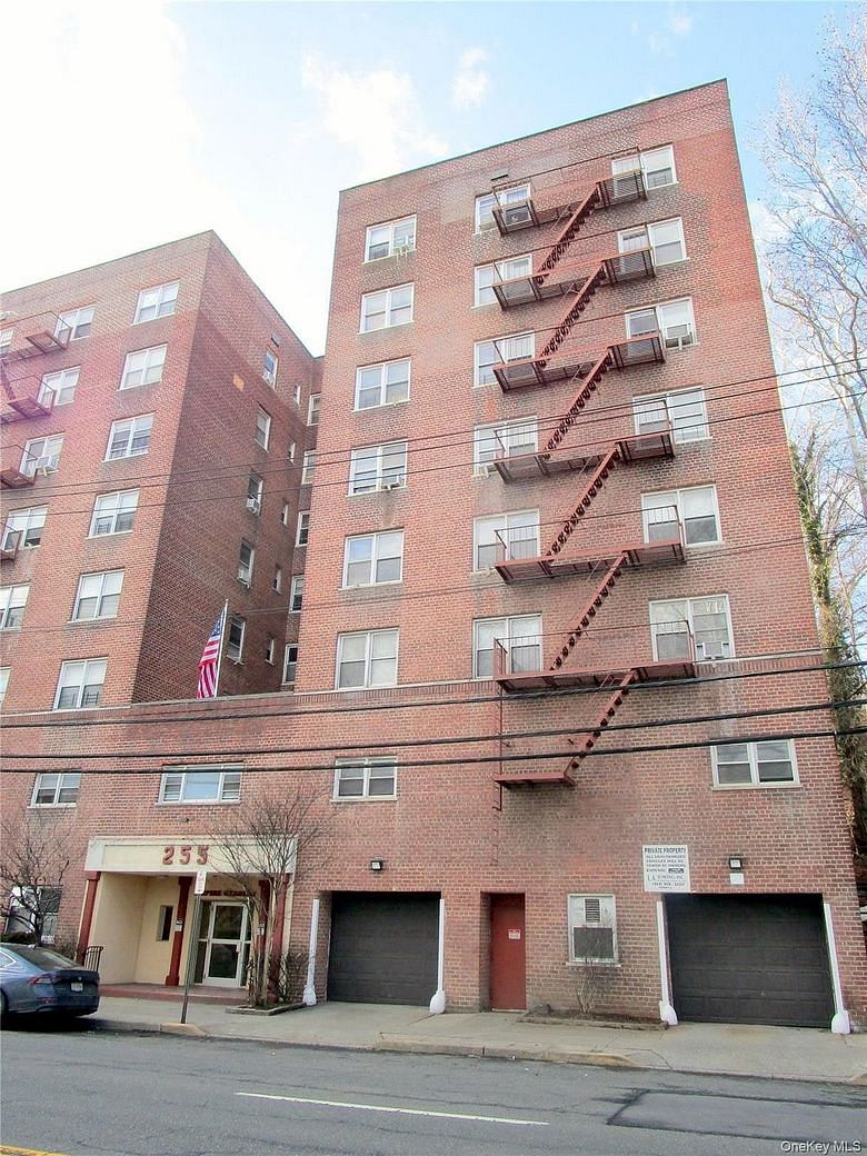 255 Bronx River Road #3K