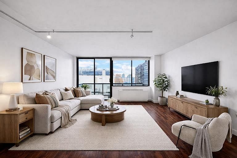 255 East 49th Street #31CC