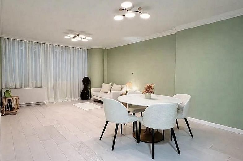 255 East 49th Street #4A