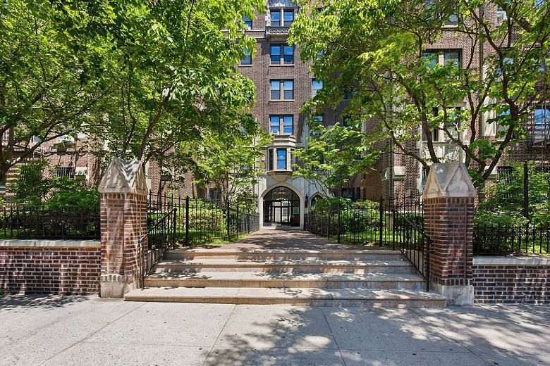 255 Eastern Parkway #E12
