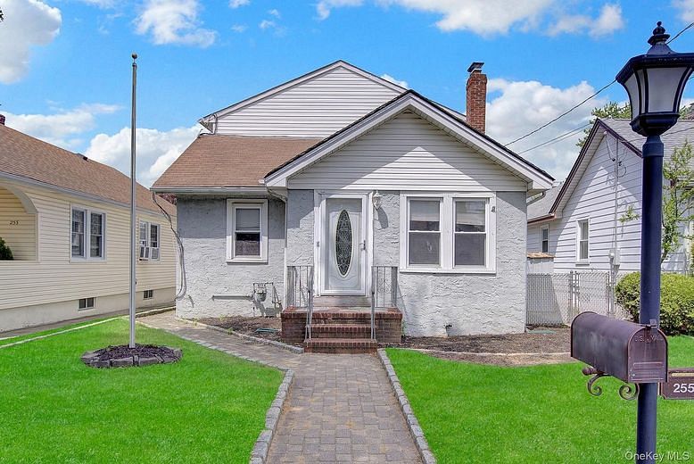 255 Rolling Street
