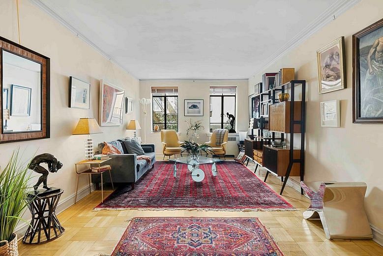 255 West 23rd Street #3BE