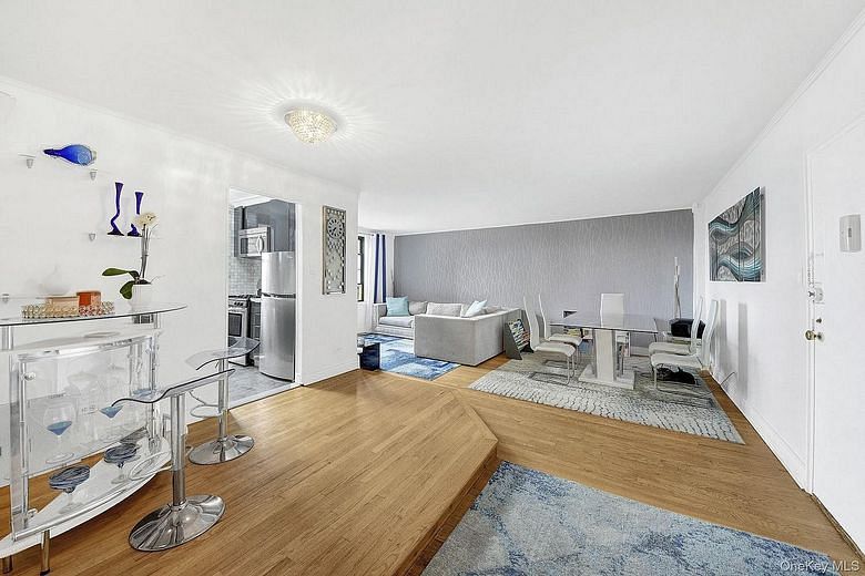 2550 Independence Avenue #5P