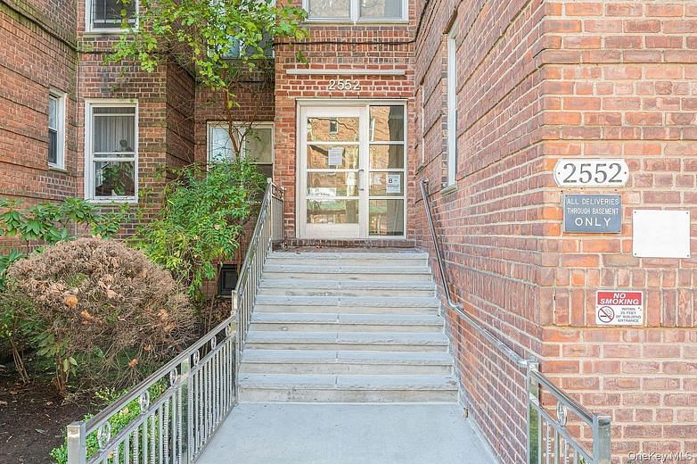 2552 E 7 Street #1H