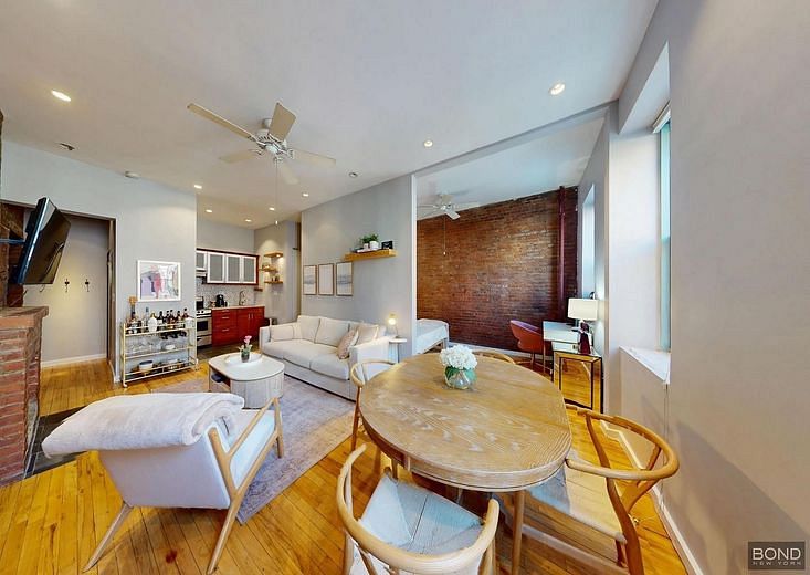 256-260 West 21st Street #1D