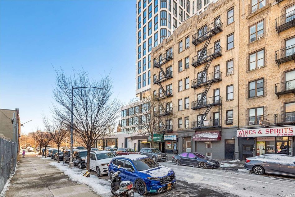 Image 1 of 4 for 256 S 4th Street #25 in Brooklyn, NY, 11211