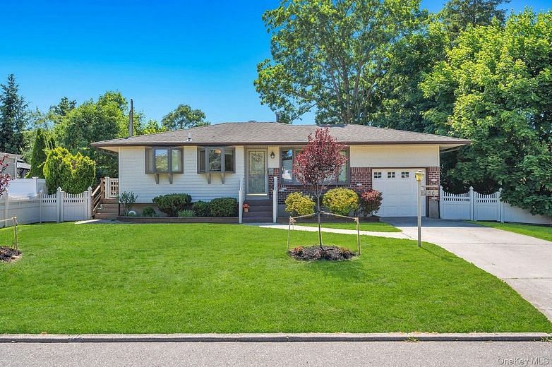 256 W 4th Street
