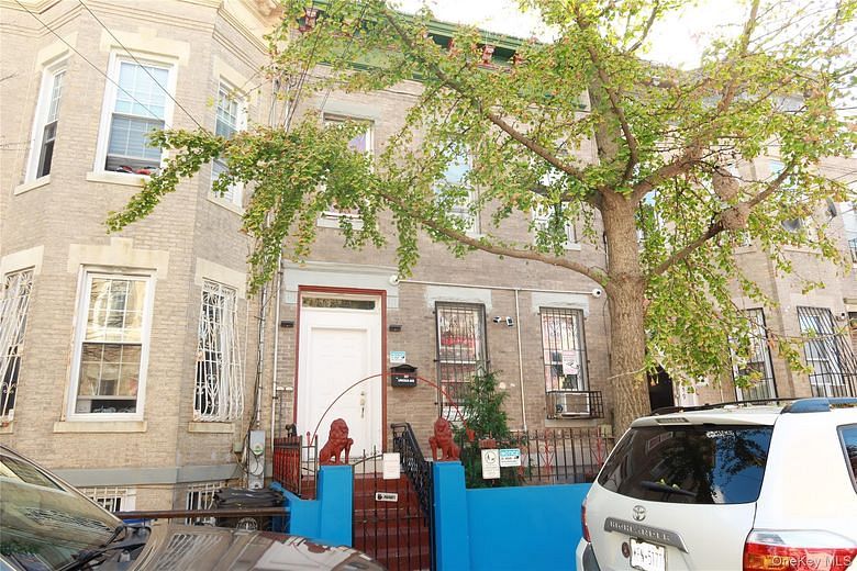 257 Lincoln Avenue