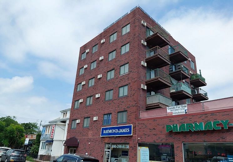 2570 East 17th Street #5C