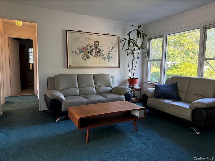 2582 Oceanside Road