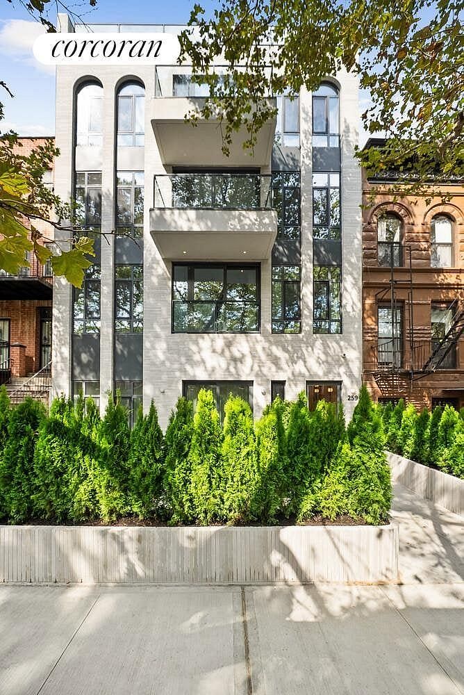 259 Halsey Street #1R