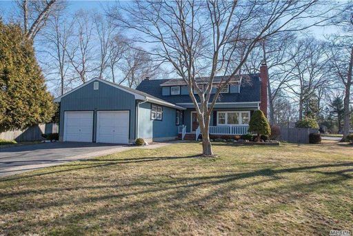 Image 1 of 20 for 7 Annette Ln in Long Island, East Moriches, NY, 11940