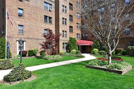 Image 1 of 11 for 4810 Boston Post Road #1F in Westchester, Pelham, NY, 10803