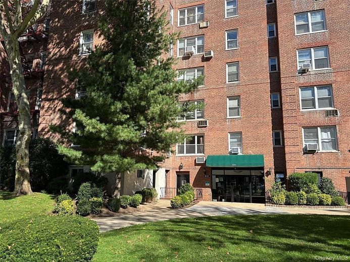 26-21 Union Street #6D
