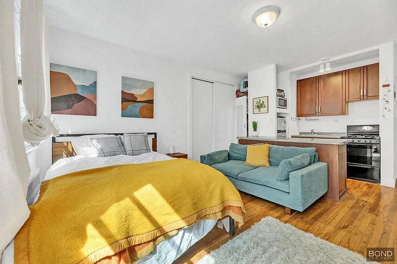 26 Bedford Street #2A