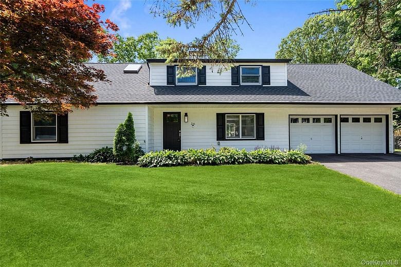 26 Halfcircle Drive