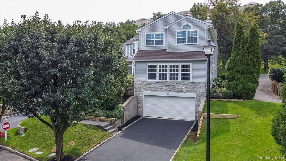 26 Hamlet Drive
