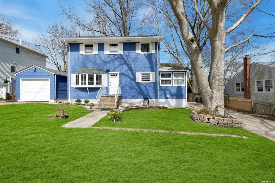 Image 1 of 28 for 26 Hornpipe Drive in Long Island, Riverhead, NY, 11901