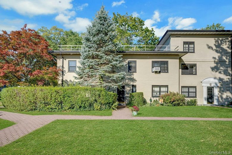 26 Manchester Road #2L