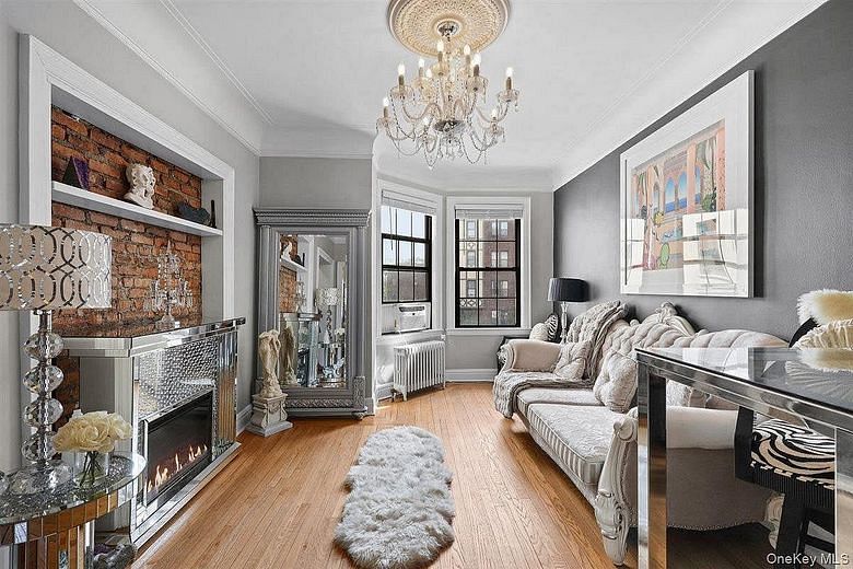 26 Pondfield Road W #3C
