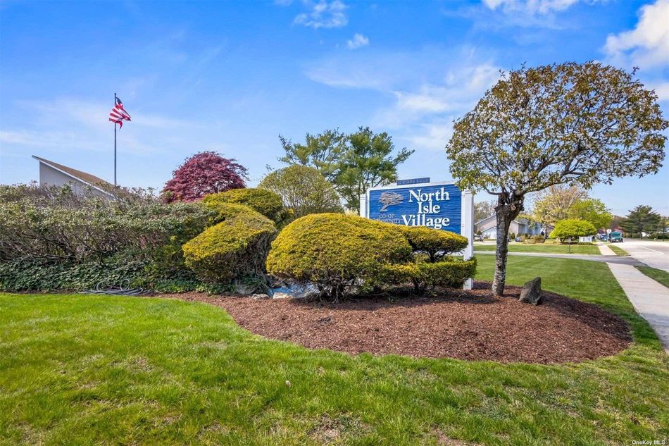 Image 1 of 14 for 26 Redwood Court #R26 in Long Island, Coram, NY, 11727