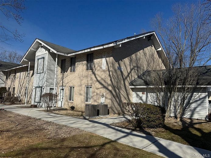 26 Redwood Court #R26