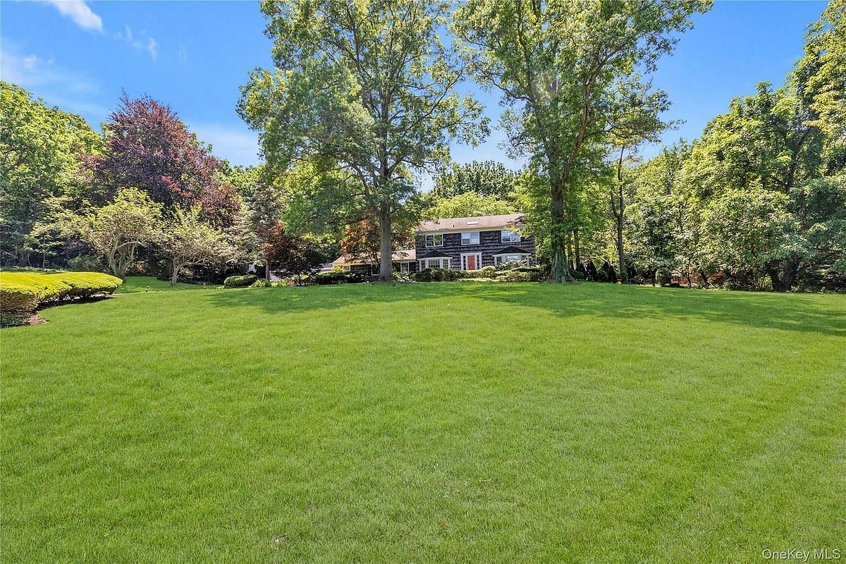 Image 1 of 31 for 26 Rolling Drive in Long Island, Oyster Bay, NY, 11545