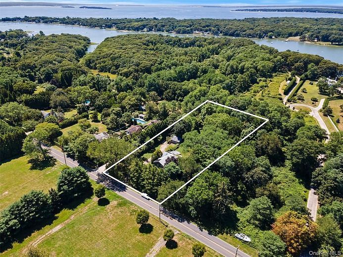 26 S Menantic Avenue