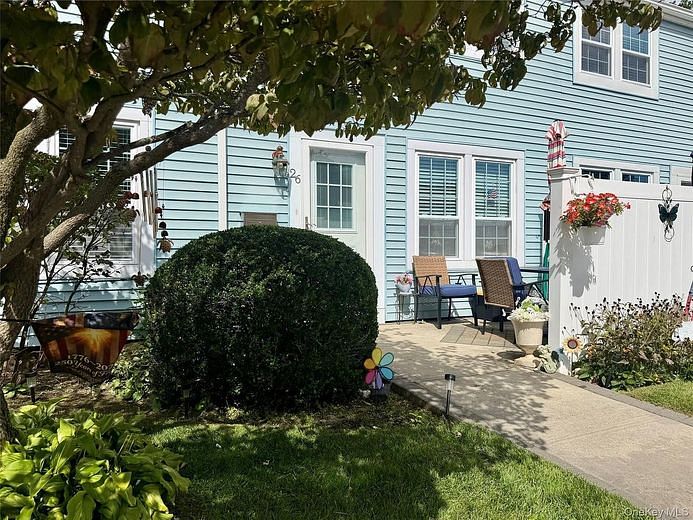 26 Whalers Cove