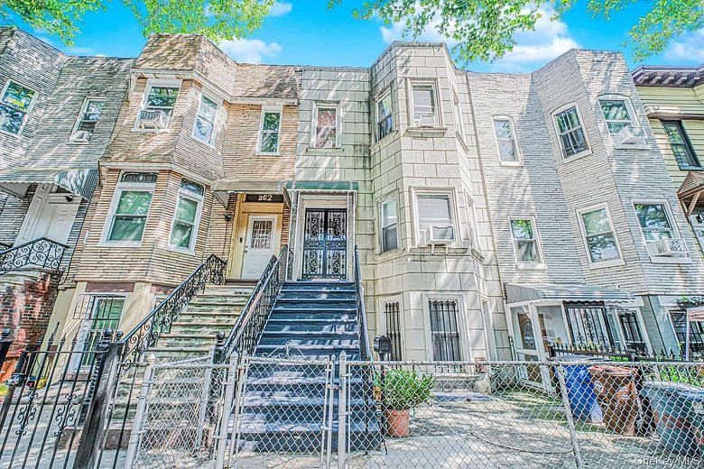 260 Covert St