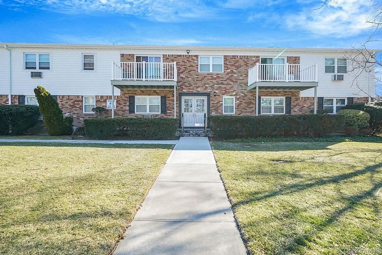 260 Waverly Avenue #33