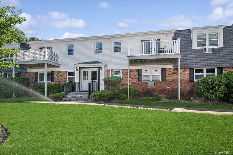 260 Waverly Avenue #49