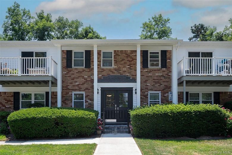 260 Waverly Avenue #67