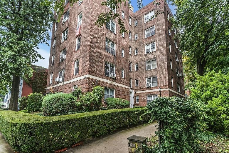 2600 Henry Hudson Parkway #1D