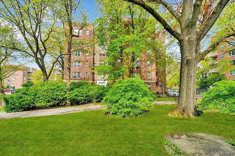 2600 Henry Hudson Parkway #5D