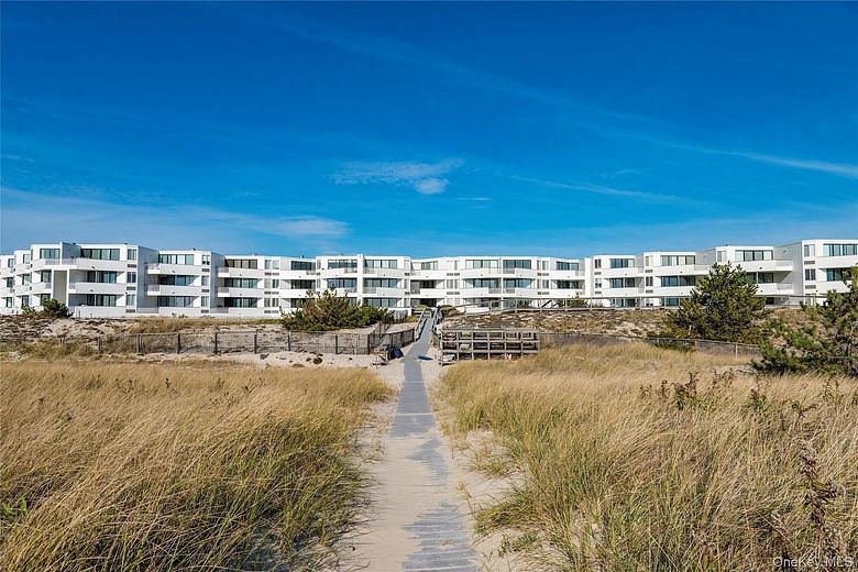 261 Dune Road #5
