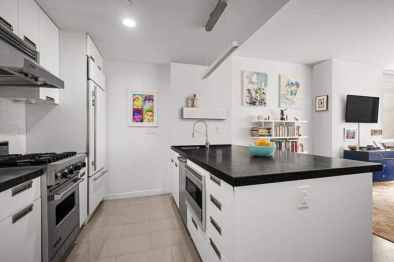 261 West 28th Street #5D